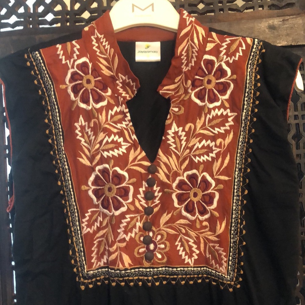 Embroidered tunic - Picture 2 of 7